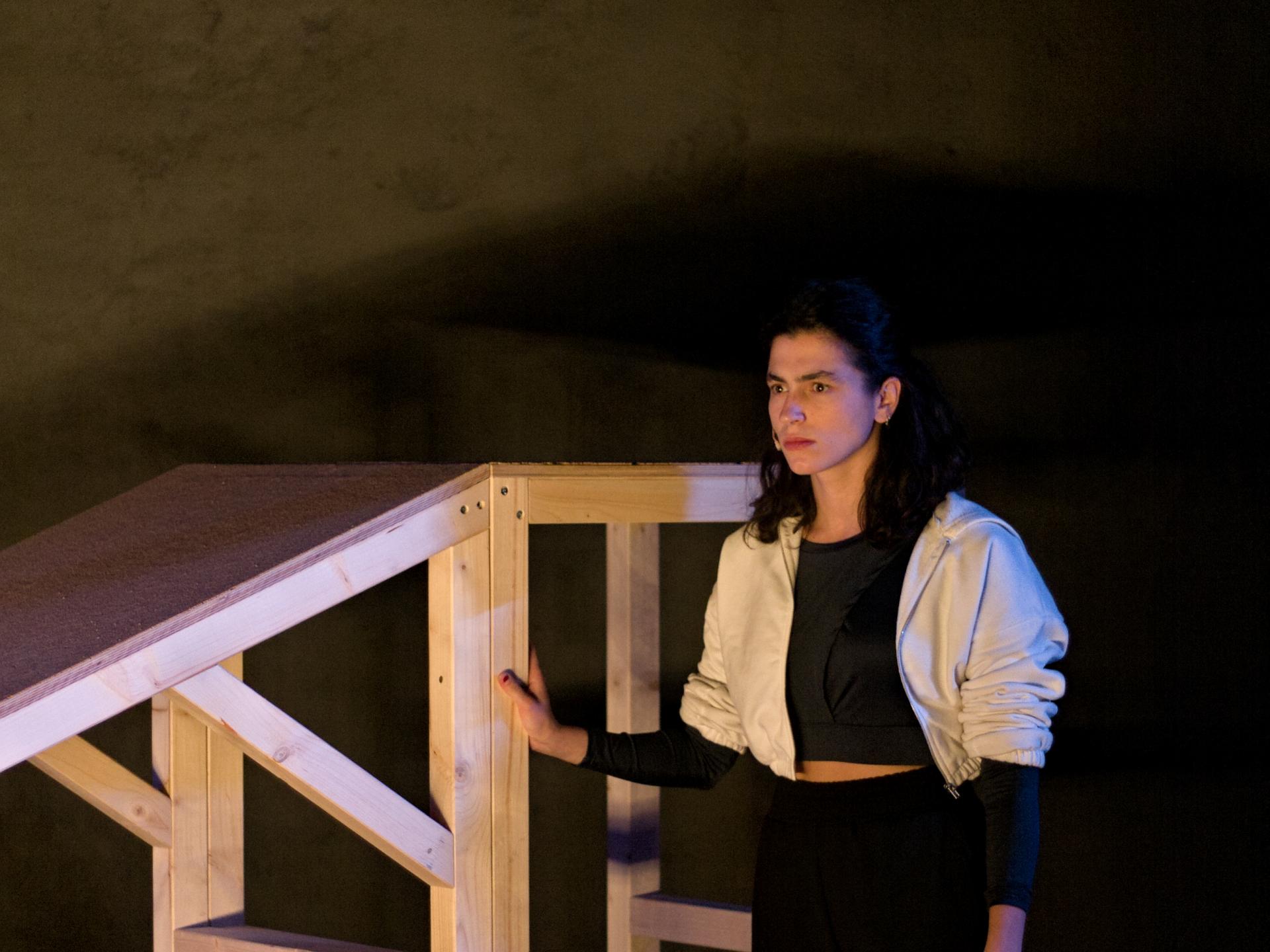 Anna Bardavelidze als Penthesilea und Nina Plagens als Prothoe