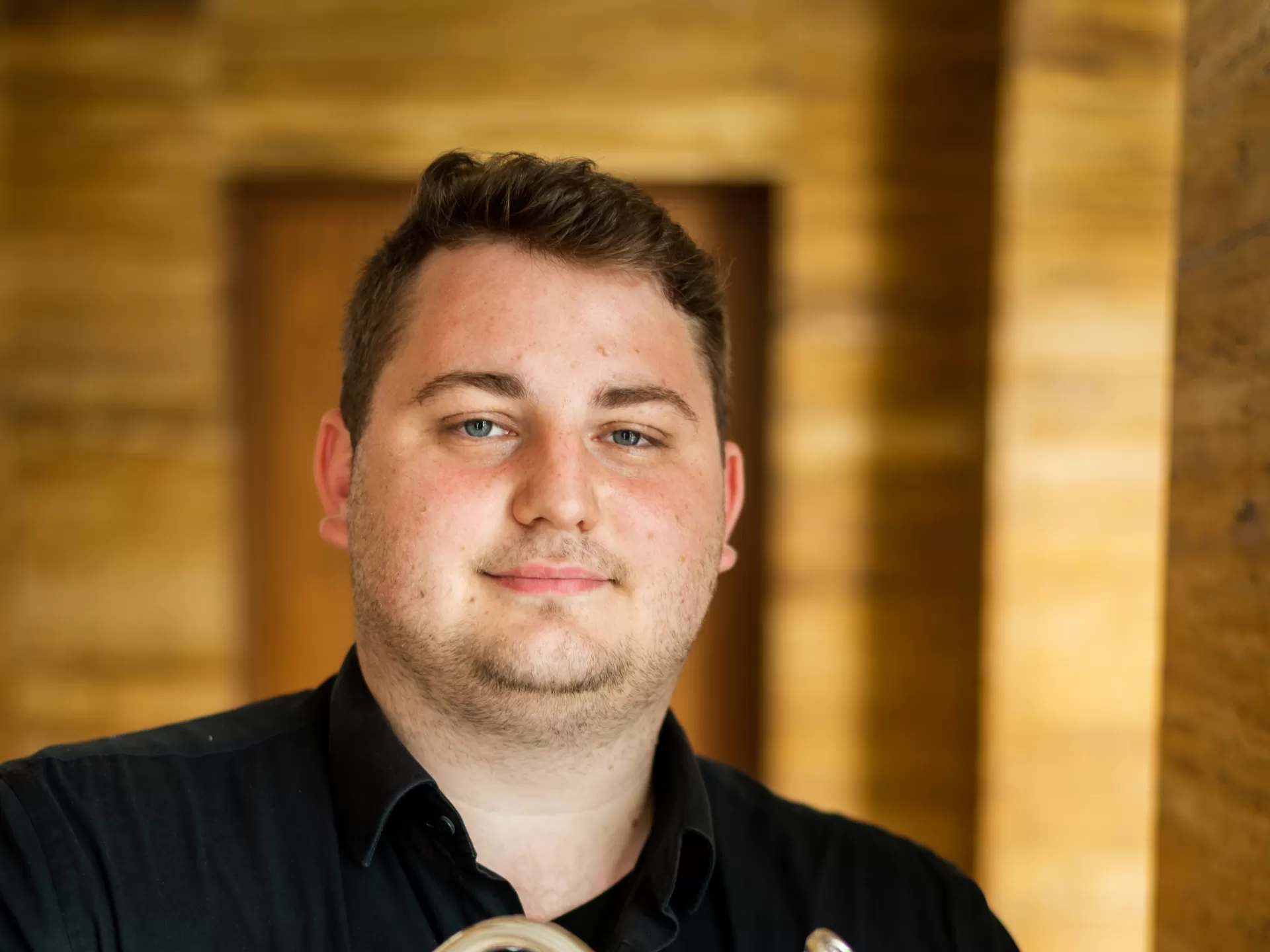 Porträt von Malte Weinig mit Trompete