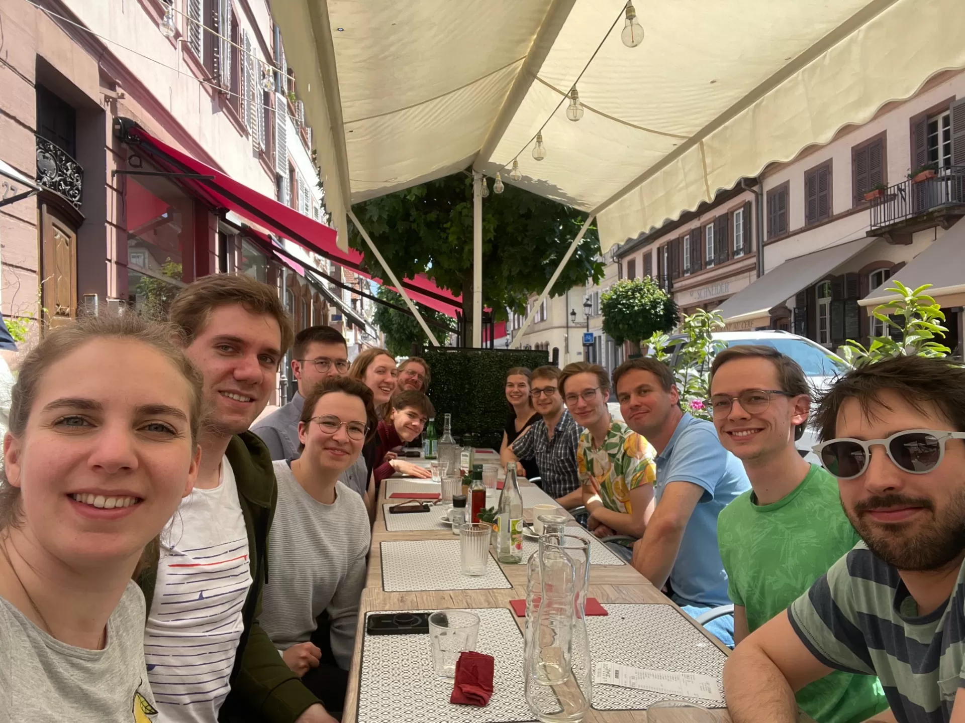 Gruppenfoto im Restaurant