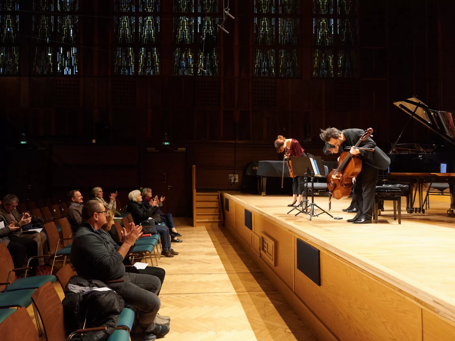 Polytechnischer Wettbewerb 2023 - Trio verbeugt sich auf der Bühne