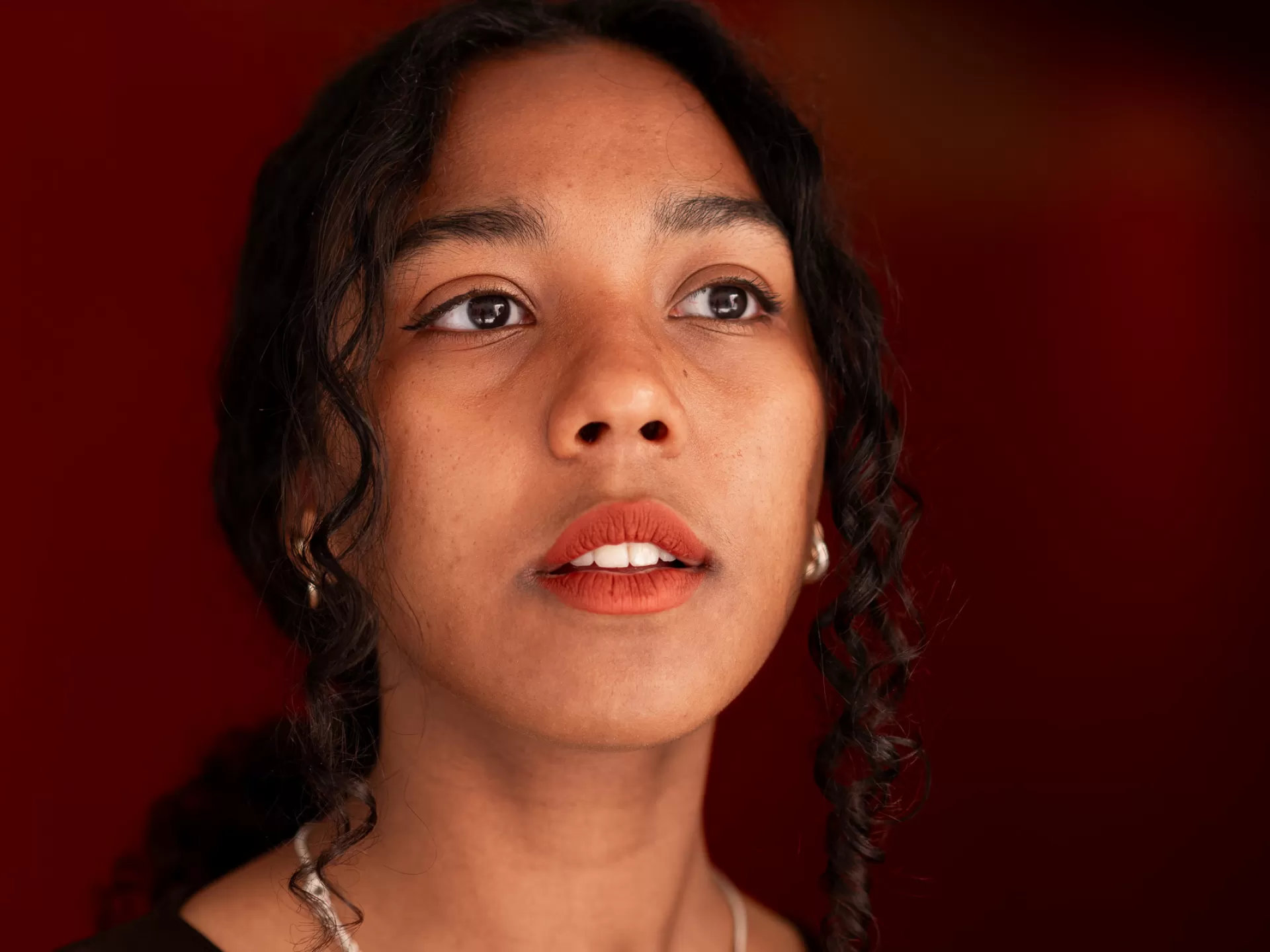 Portrait der Studentin Rokhi Müller.