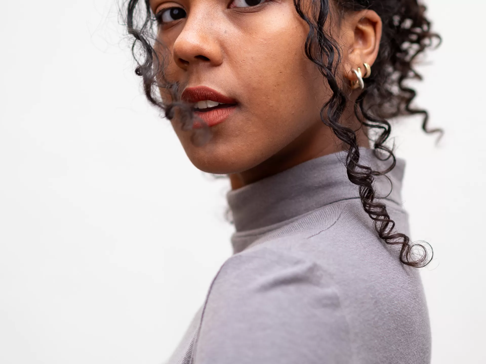 Portrait der Studentin Rokhi Müller.