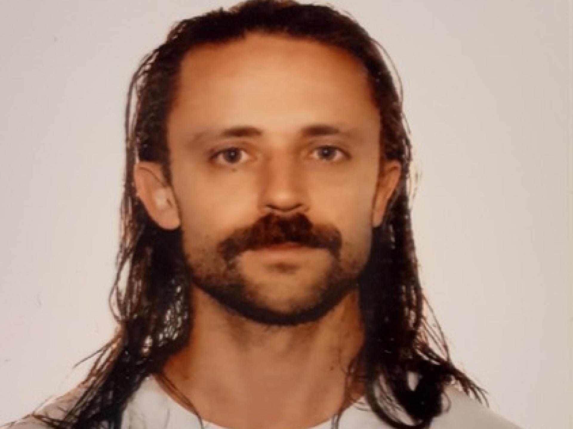 Norbert Pape Portrait eines jungen Mannes mit langen Haaren
