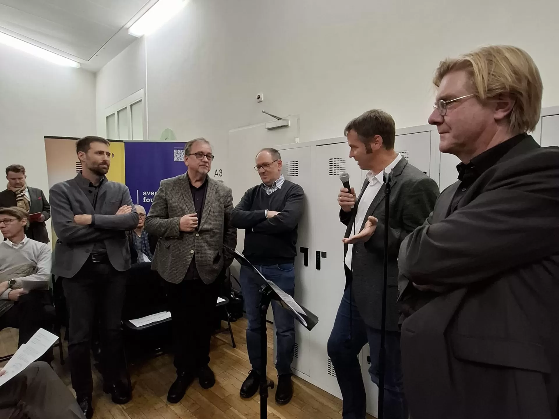 Gesprächsrunde zwischen Viegelahn, Wiebusch und drei Rieger-Mitarbeitern