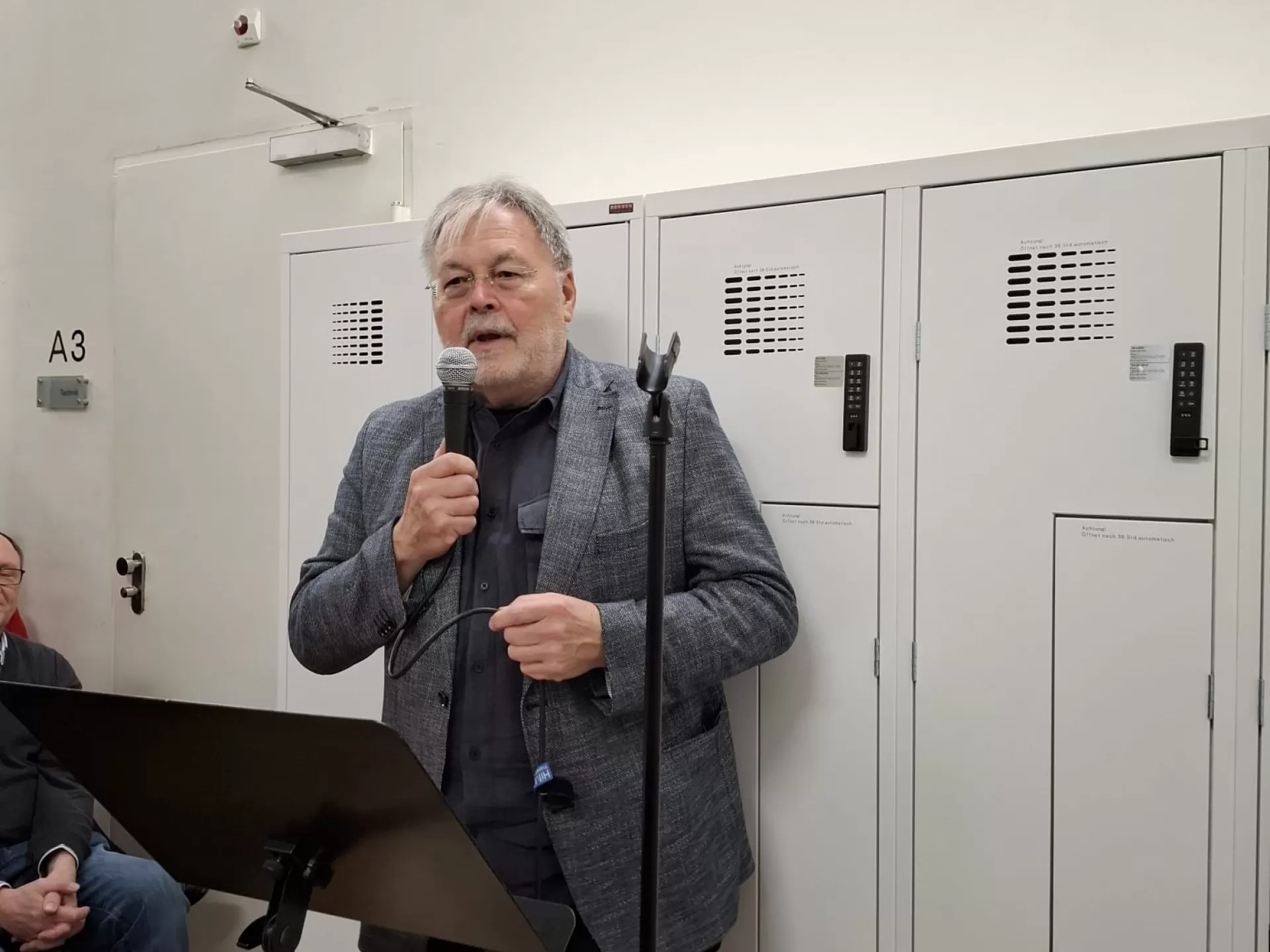 Günther Wess bei seiner Rede im Namen der Aventis Foundation