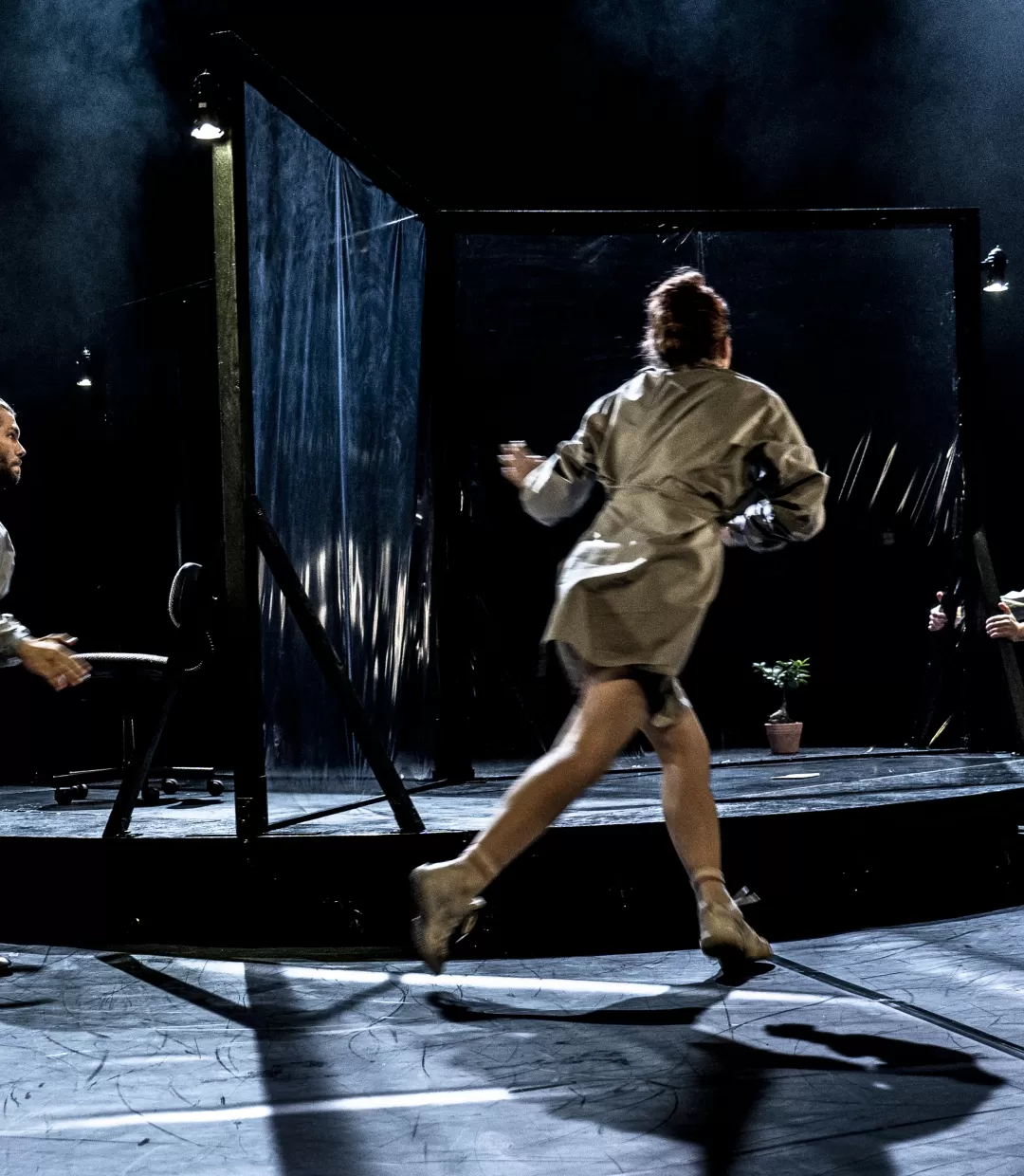 SISYPHOS (AT) mit: Paula Weber, Moritz Buch, Andreas Jahncke // Bühne: Jones Falkenberg