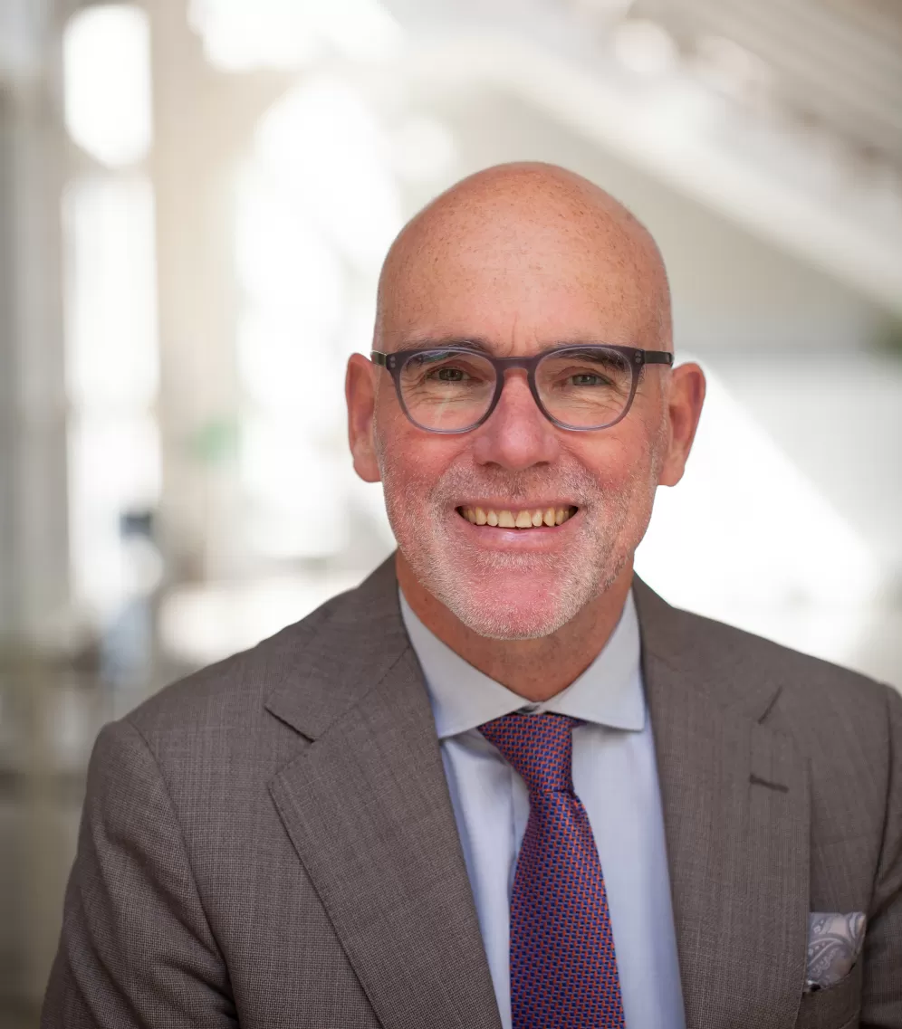 Portrait von Elmar Fulda, dem Präsidenten der HfMDK Frankfurt