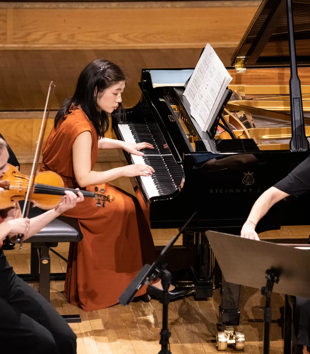 Kammermusik-Trio im Konzert: Geige, Klavier, Violoncello