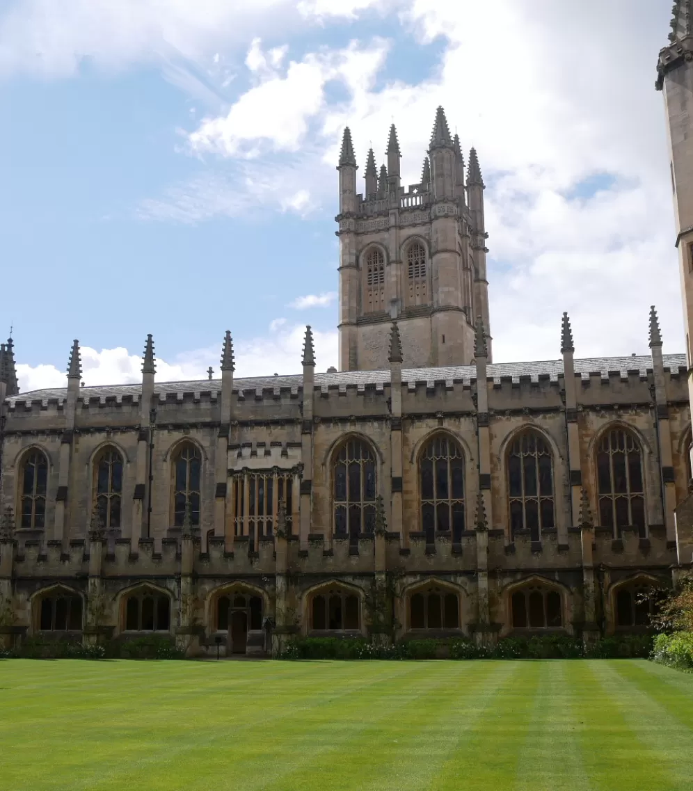 Blick auf die Grünanlage des Magdalen College