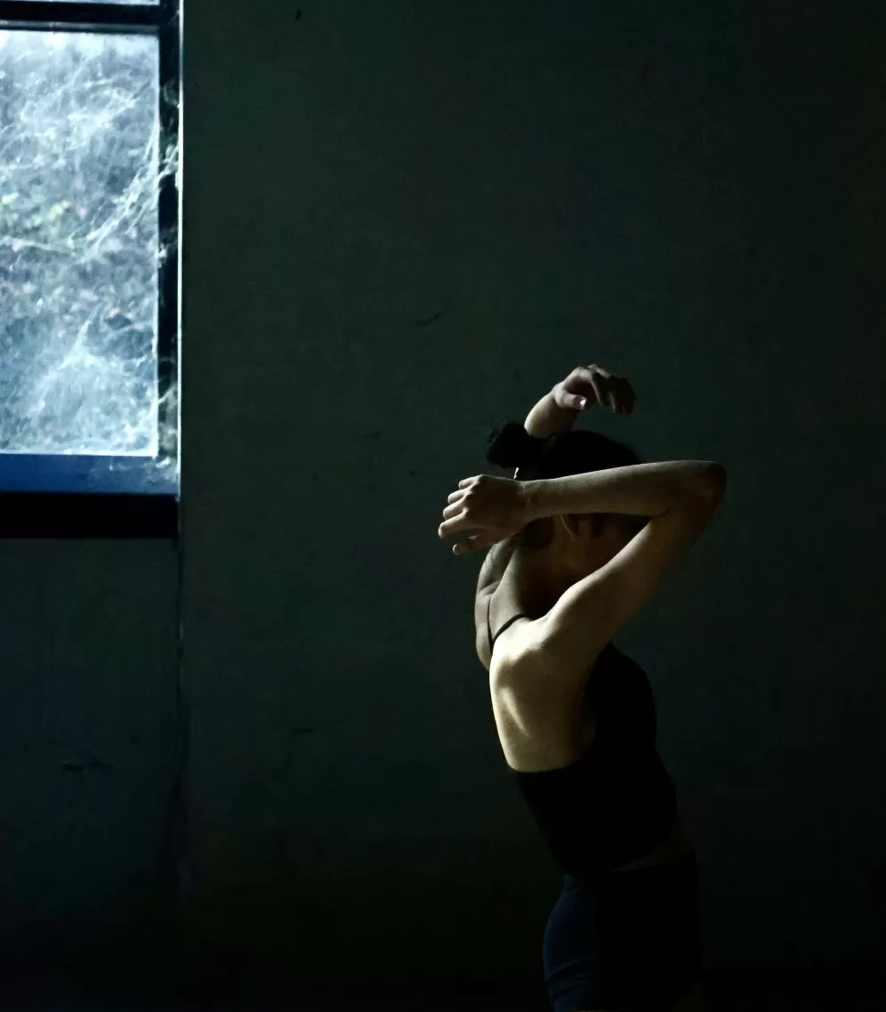 naho with shadow and light