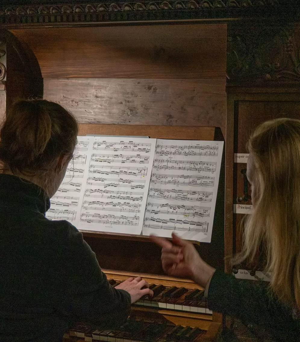 Unterrichtssituation an historischer Orgel