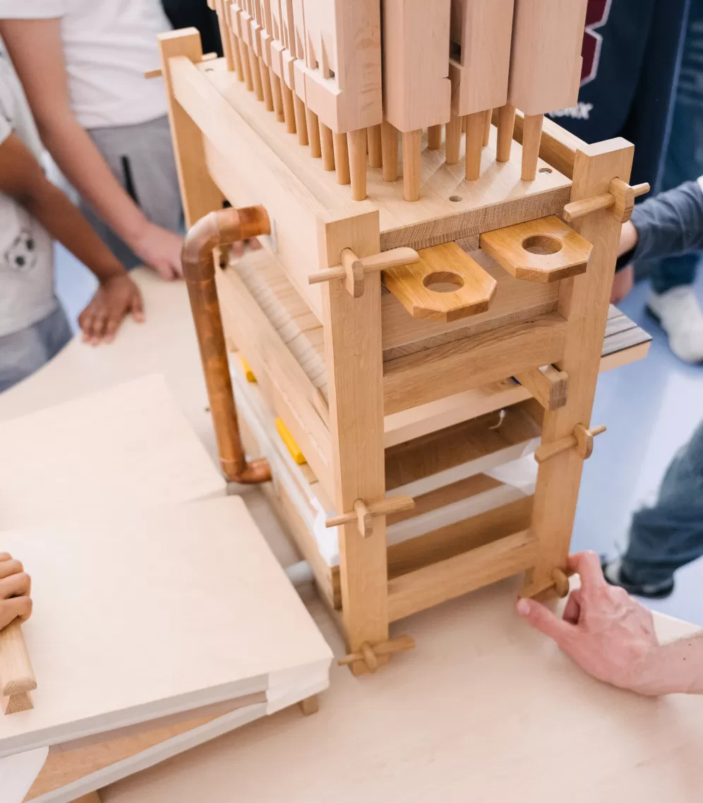 Orgelbau beim Musik Monat Mai