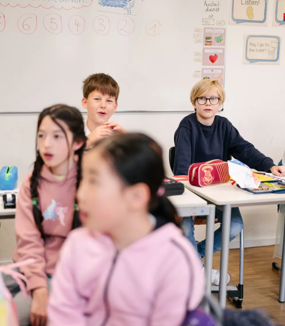 Kinder singen beim Musik Monat Mai
