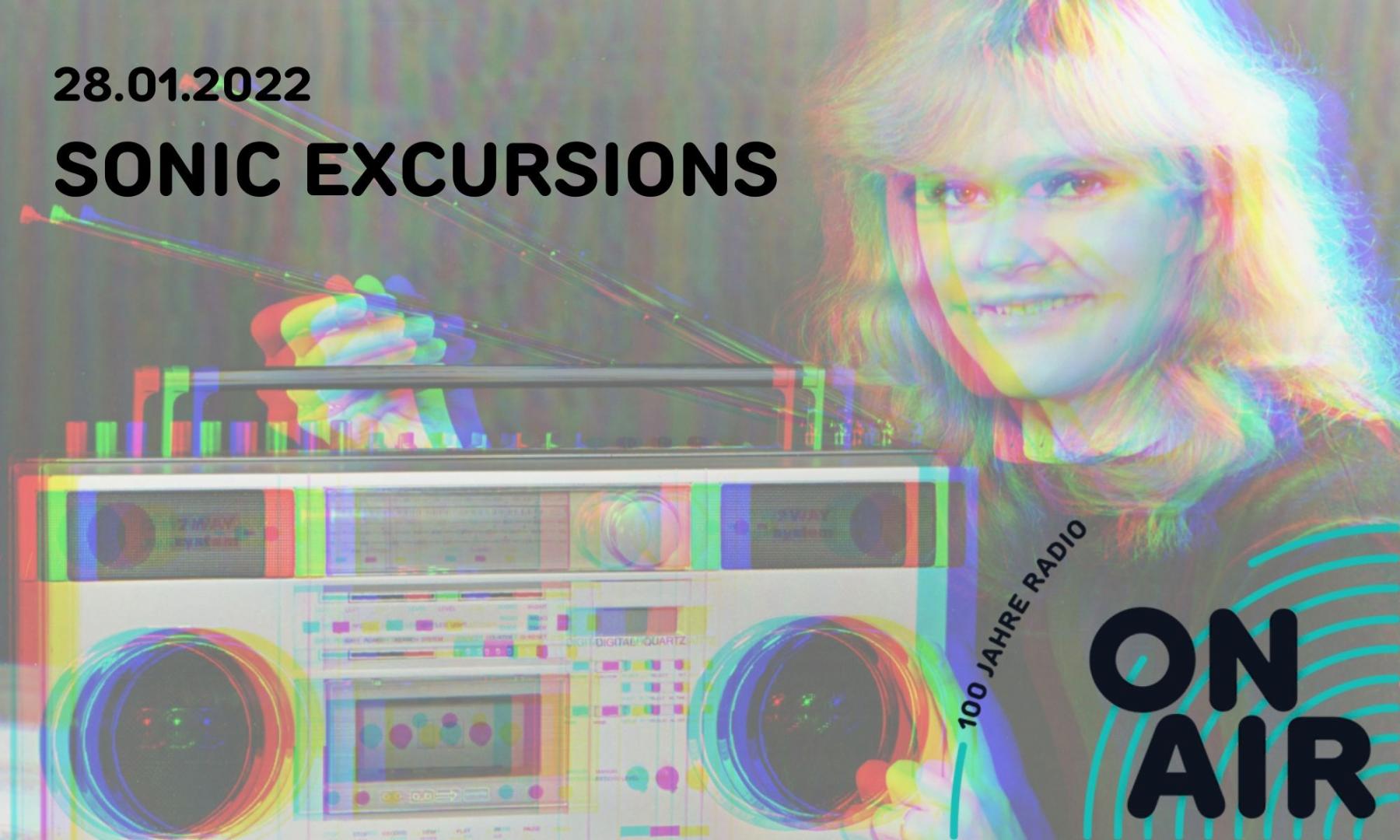 Ein altmodisches Radio, teilweise bunt eingefärbt.