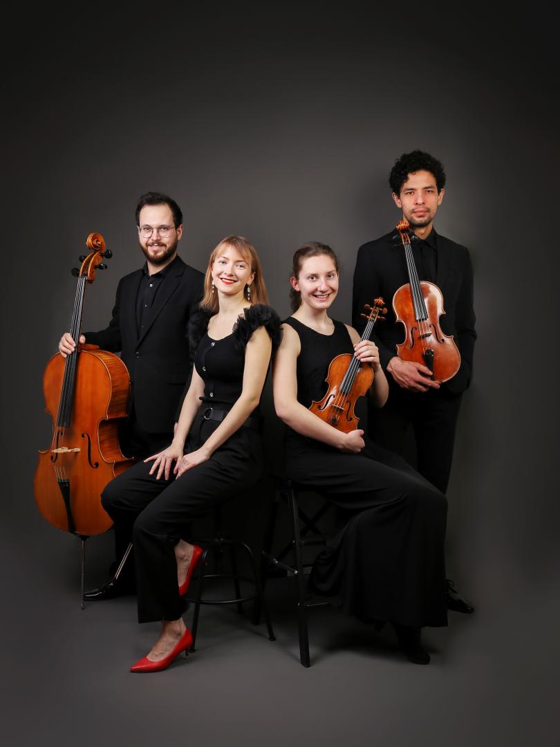 Die vier Musiker*innen des Malbec Klavierquartetts