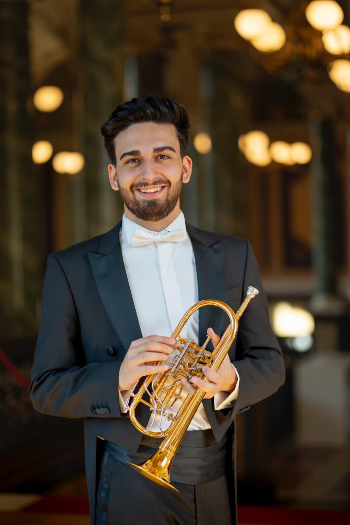 Porträt mit Trompete von Alberto Romero