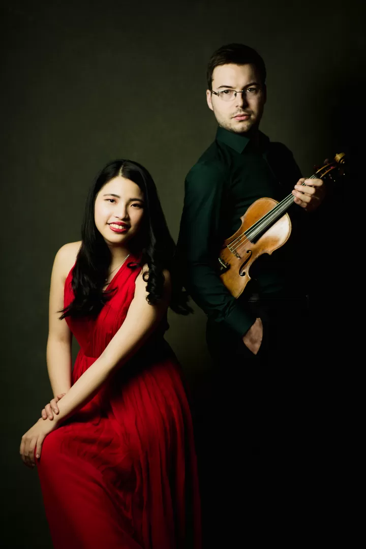 Porträt von Victoria Sarasvathi und Sebastian Nowak