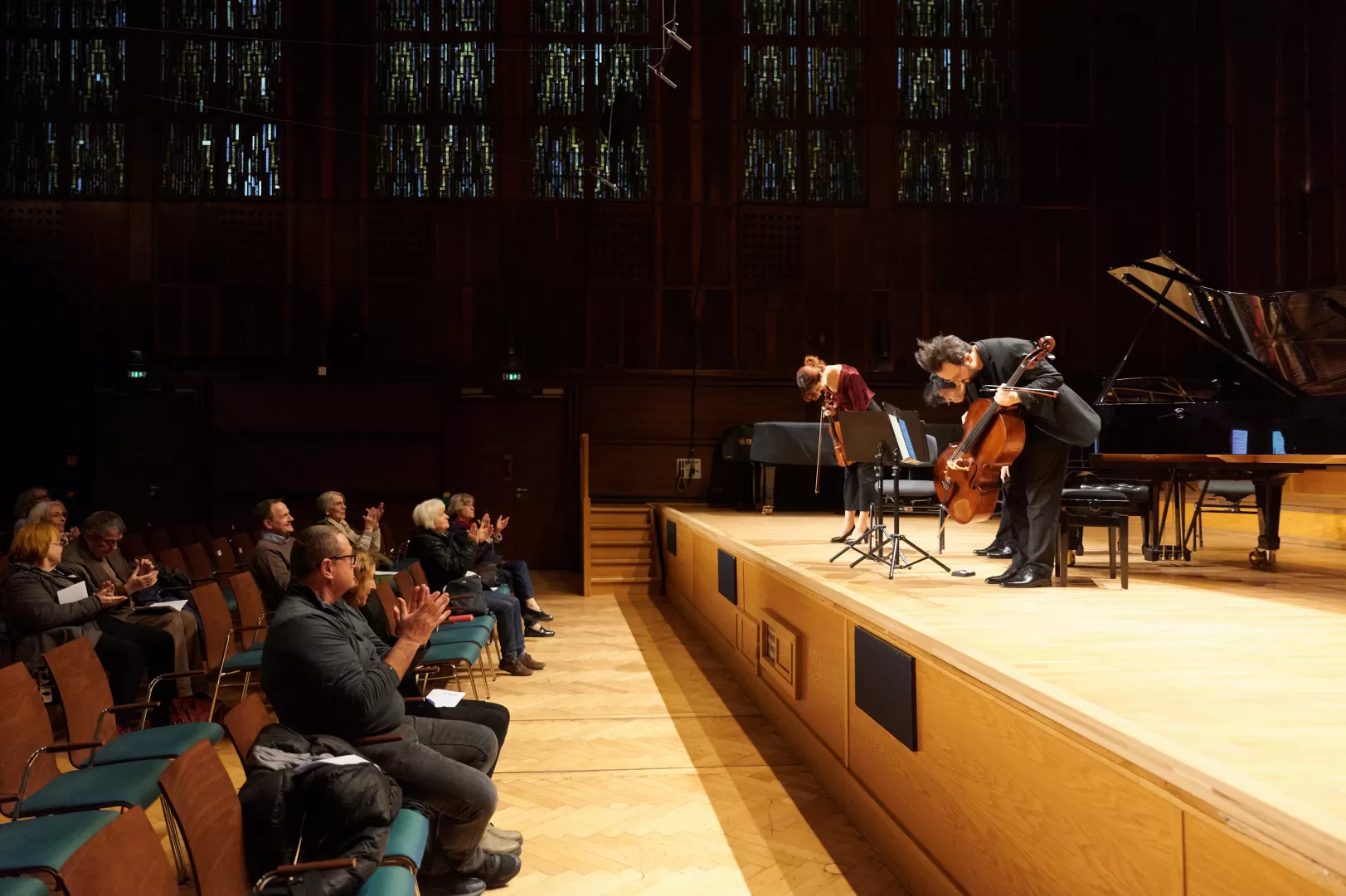 Polytechnischer Wettbewerb 2023 - Trio verbeugt sich auf der Bühne