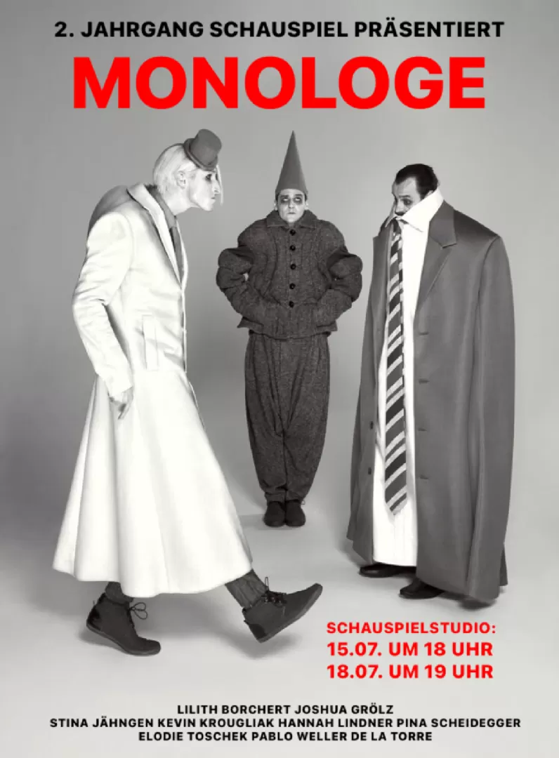 Drei Personen in absurden Kostümen.