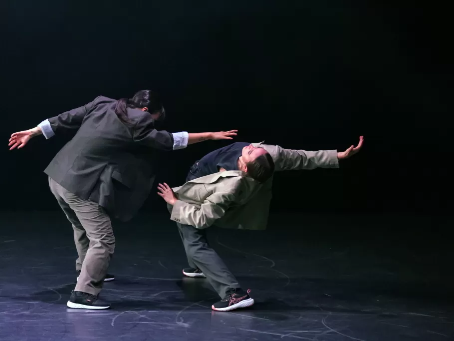 A dance picture of two young women