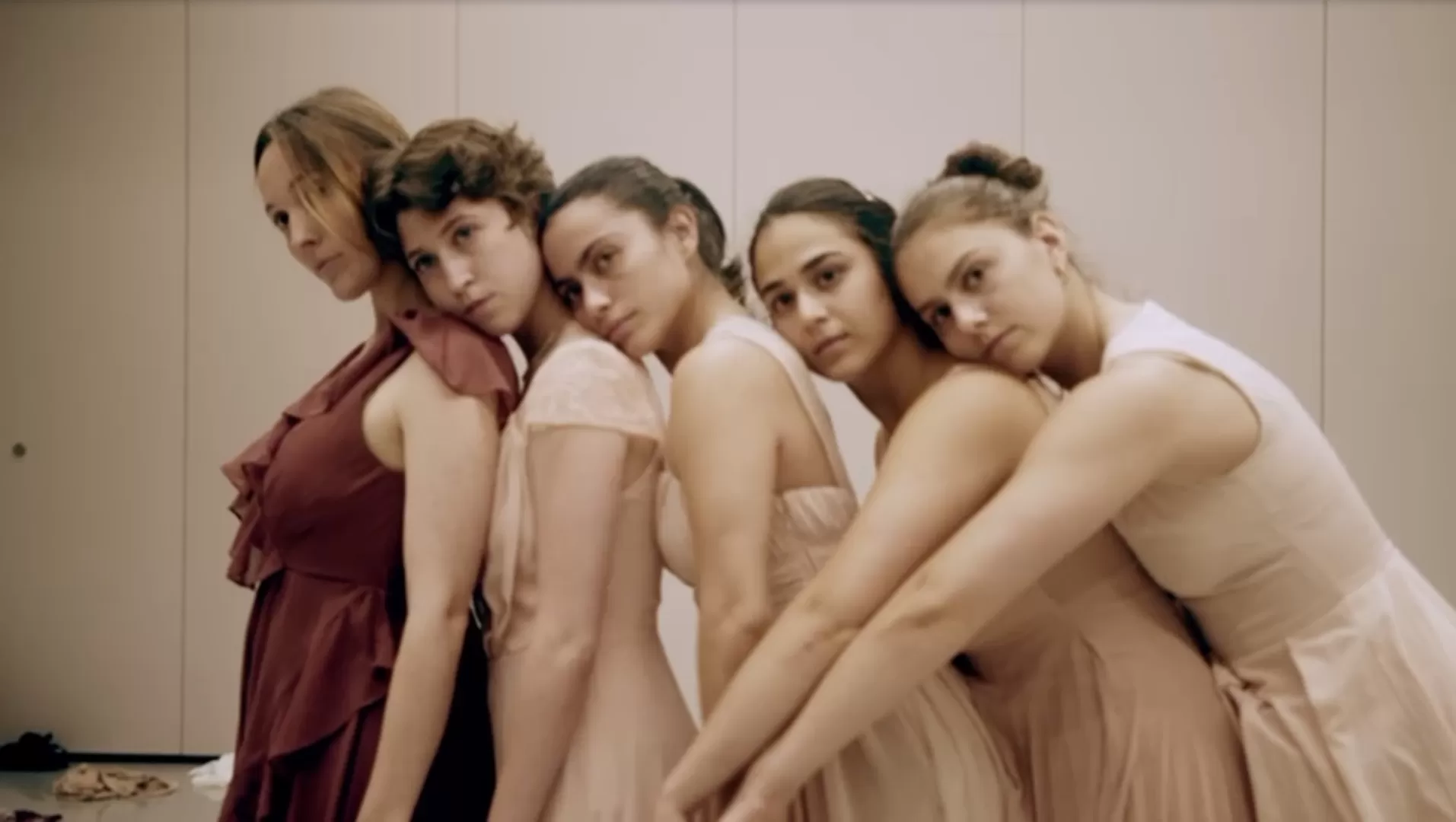 Standbild aus dem Musikvideo