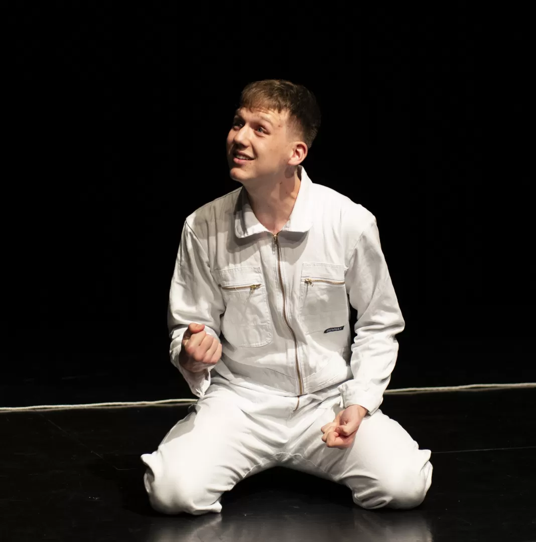 Joshua Grölz als Moritz Holl