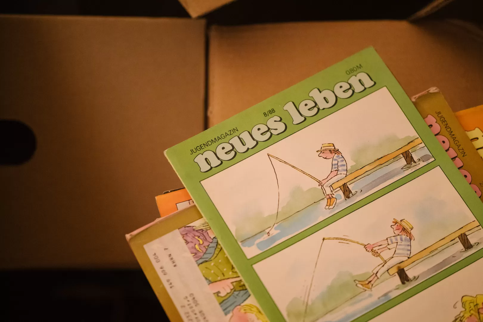 Foto einer Zeitschrift mit dem Titel "neues leben".