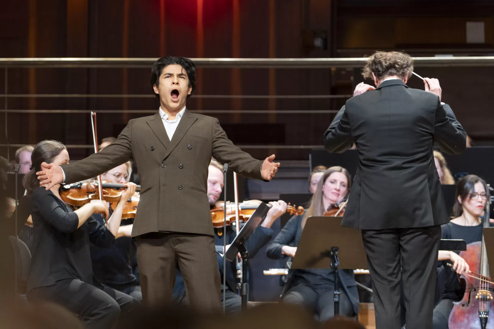 Nathan Fischer singt beim Abschlusskonzert des Meisterkurses mit Diana Damrau
