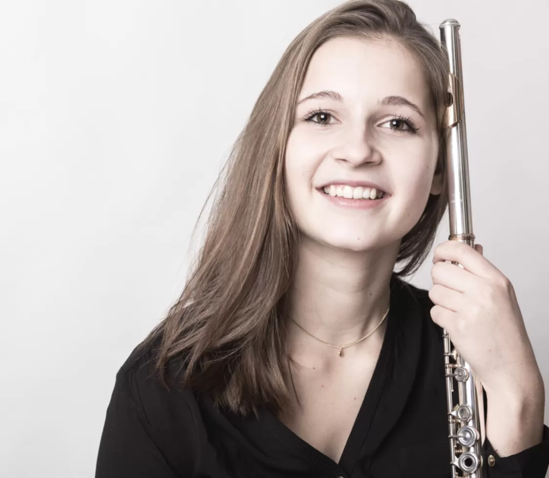 Antonia Heyne mit Flöte