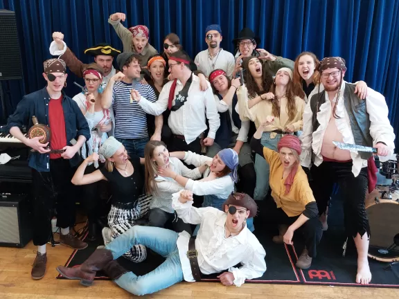 pirates_of_penzance_c_privat.jpg