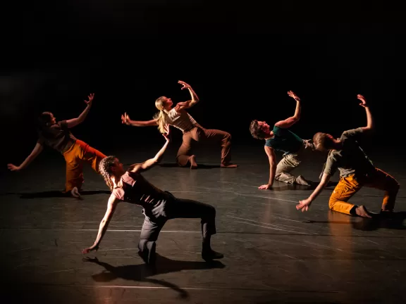 Tanzchoreographie mit 5 Tänzer*innen