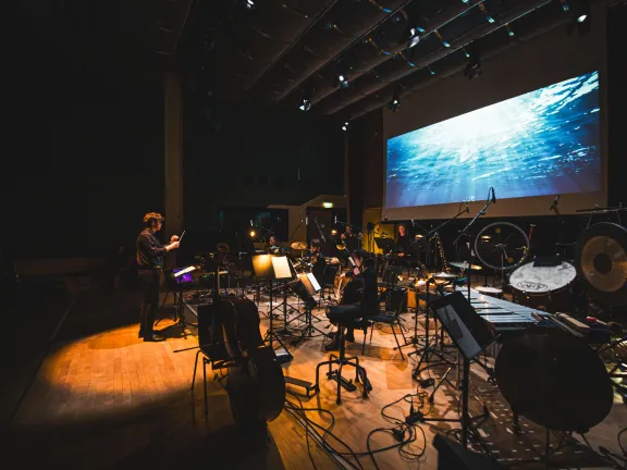 Musik und Leinwand