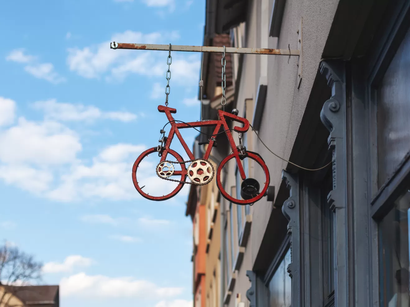 Ein Schild an einem Fahrradladen