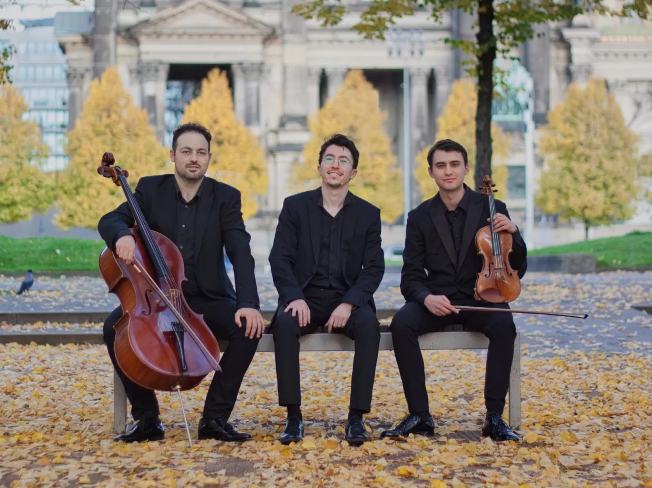 Die drei Musiker des Trio Delyria.