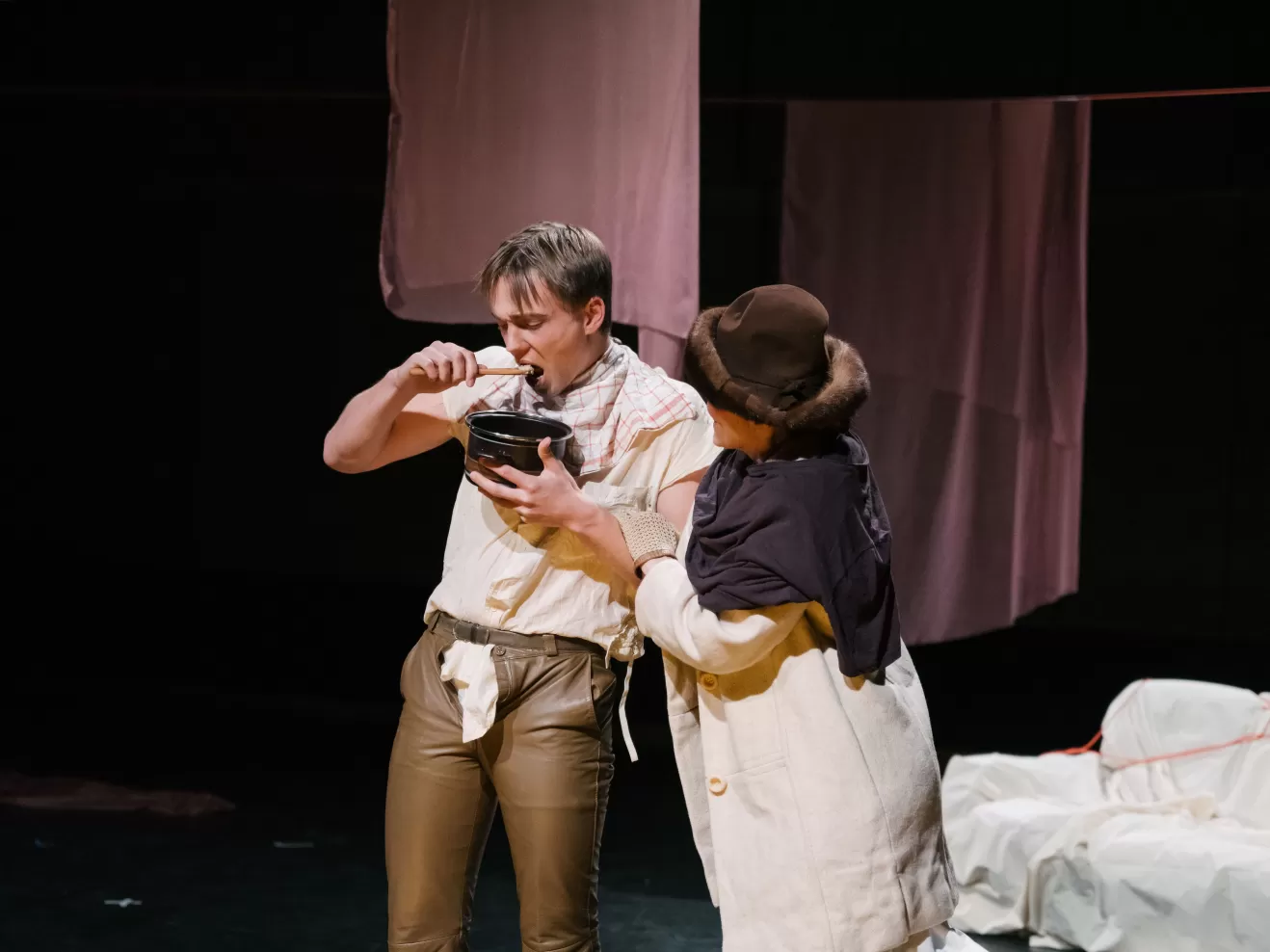 Schauspieler ist Brei aus einem Topf.