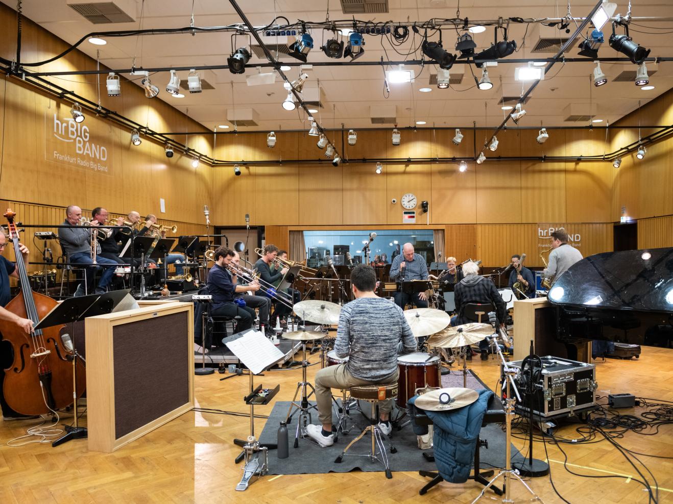 Blick in das Aufnahmestudio der hr-Bigband.