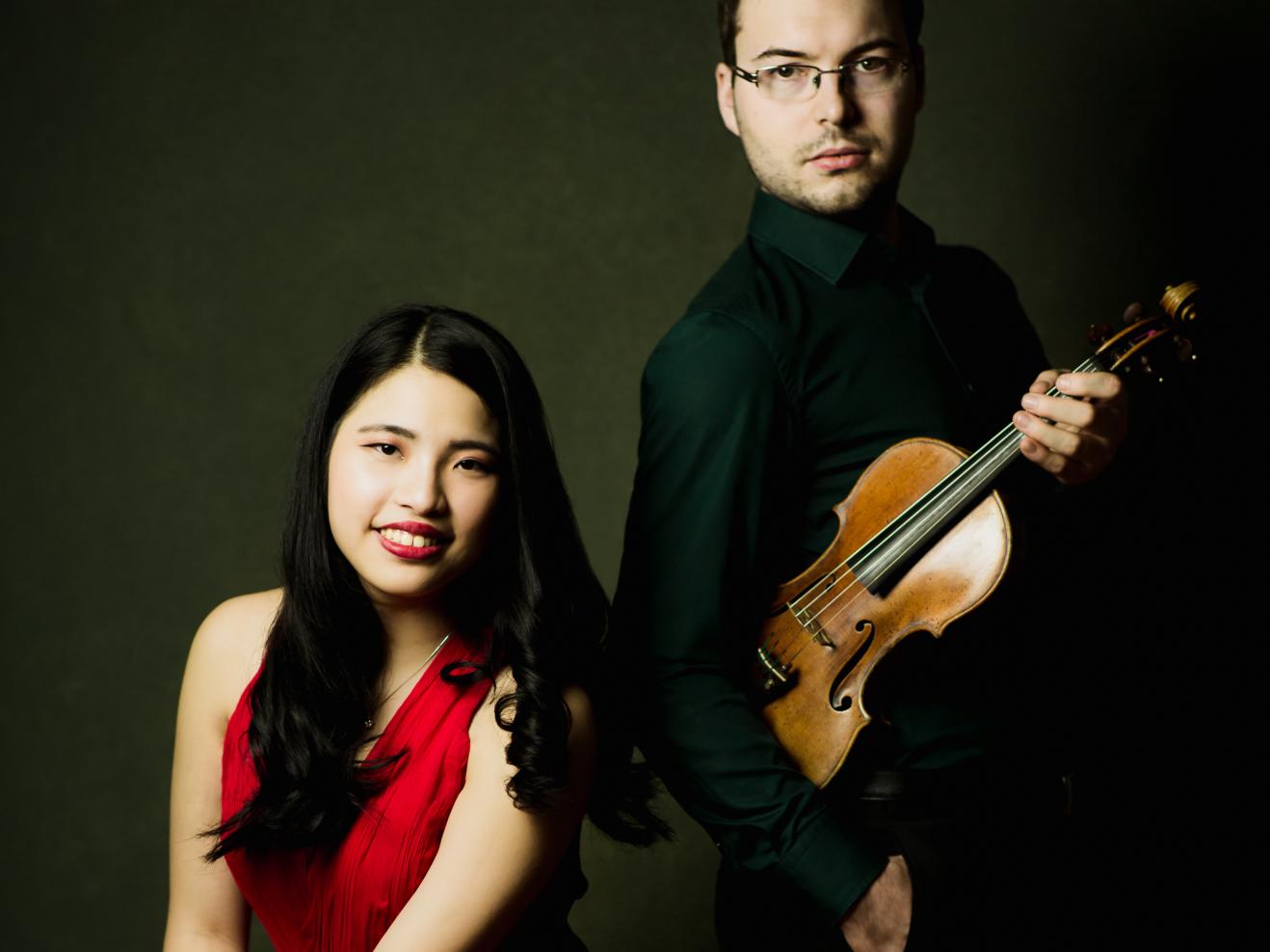 Porträt von Victoria Sarasvathi und Sebastian Nowak