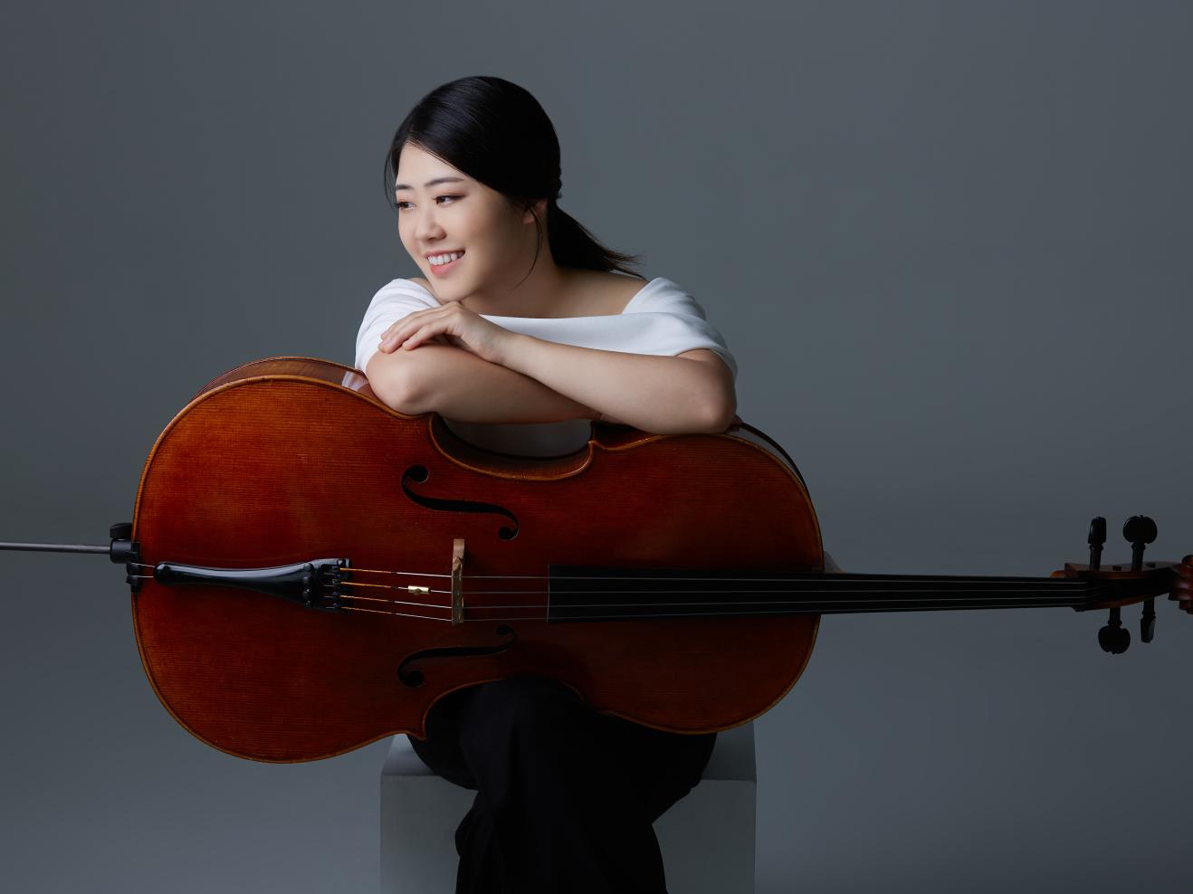 Frau mit Violoncello