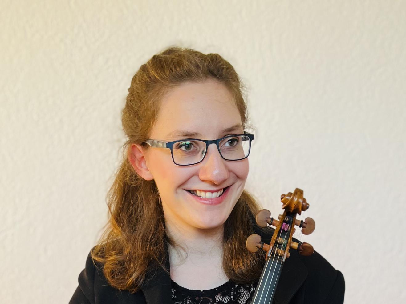 Porträtfoto von Carolin Grün