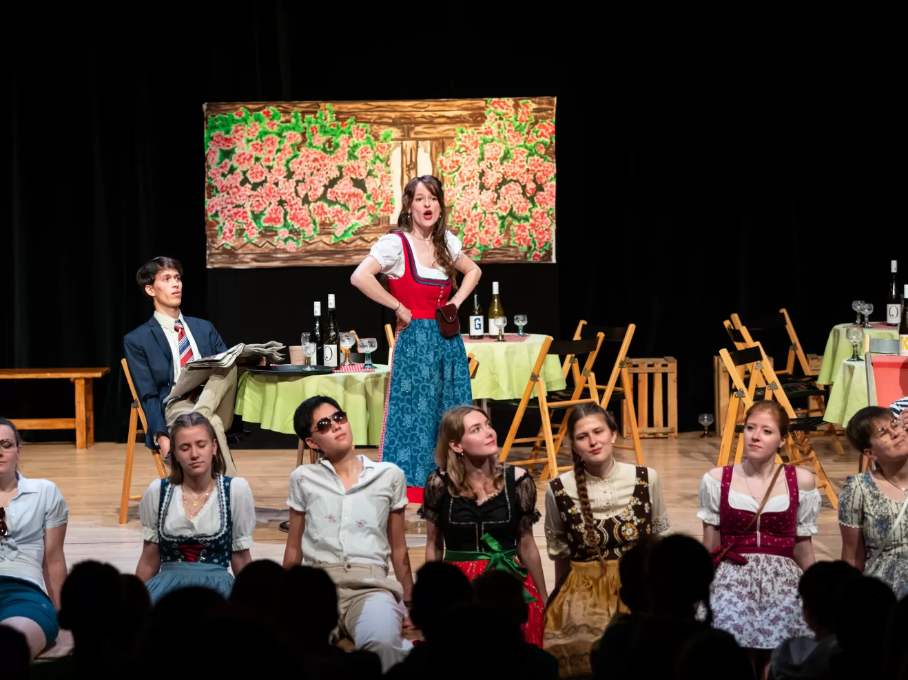 Szenenfoto aus "Das weiße Rössl" mit Lehramtsstudierenden