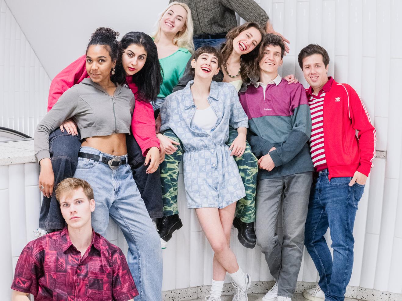 Gruppenfoto der Schauspielabsolvierenden 2025.