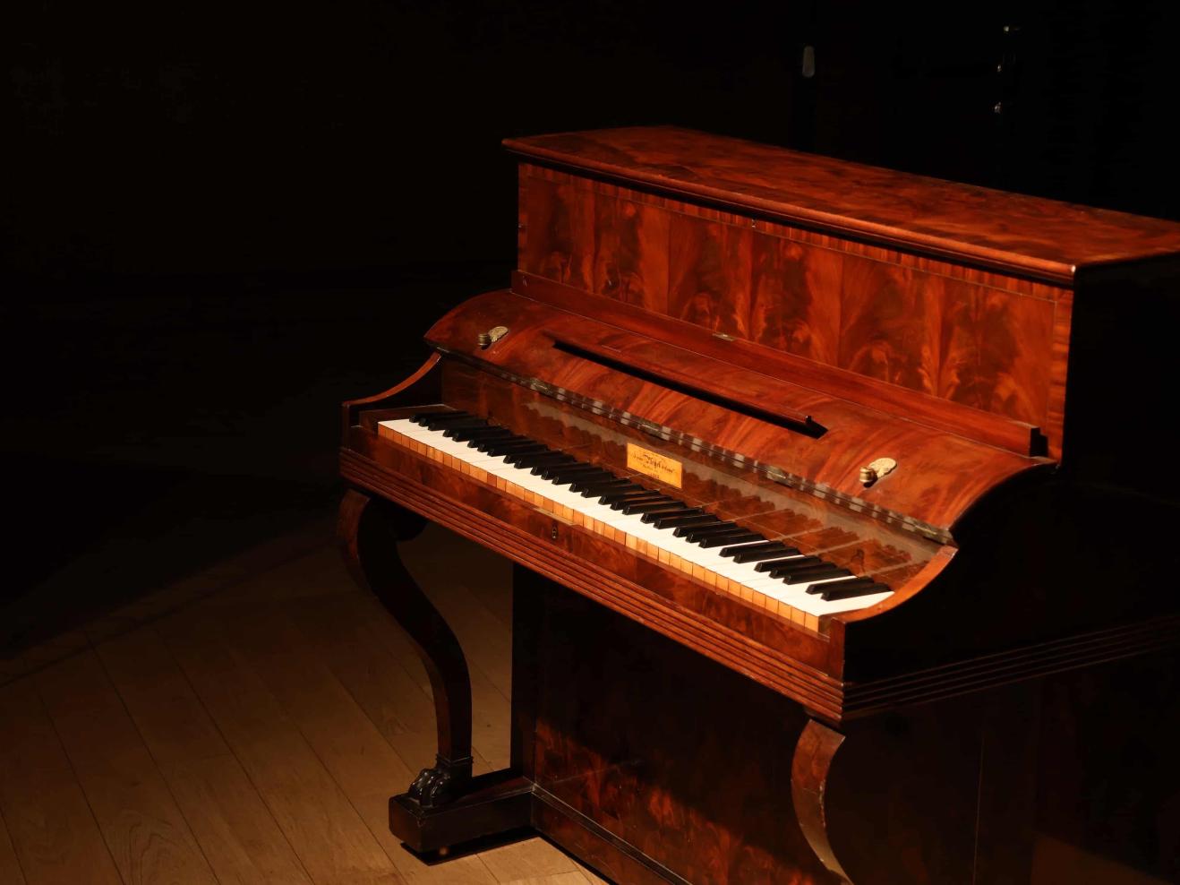 Pleyel Pianino