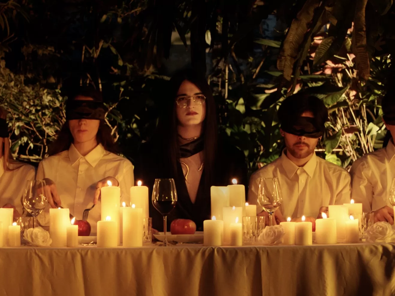 Szene aus Valdemar Konovs (VEMINI) Musikvideo GARDEN OF EDEN