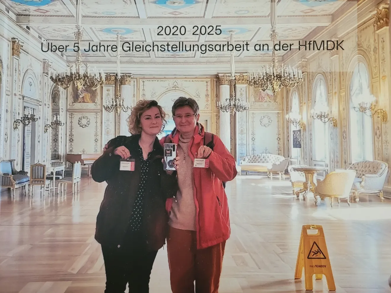 Sabine Schubert und Lisa Beck im Hessischen Landtag