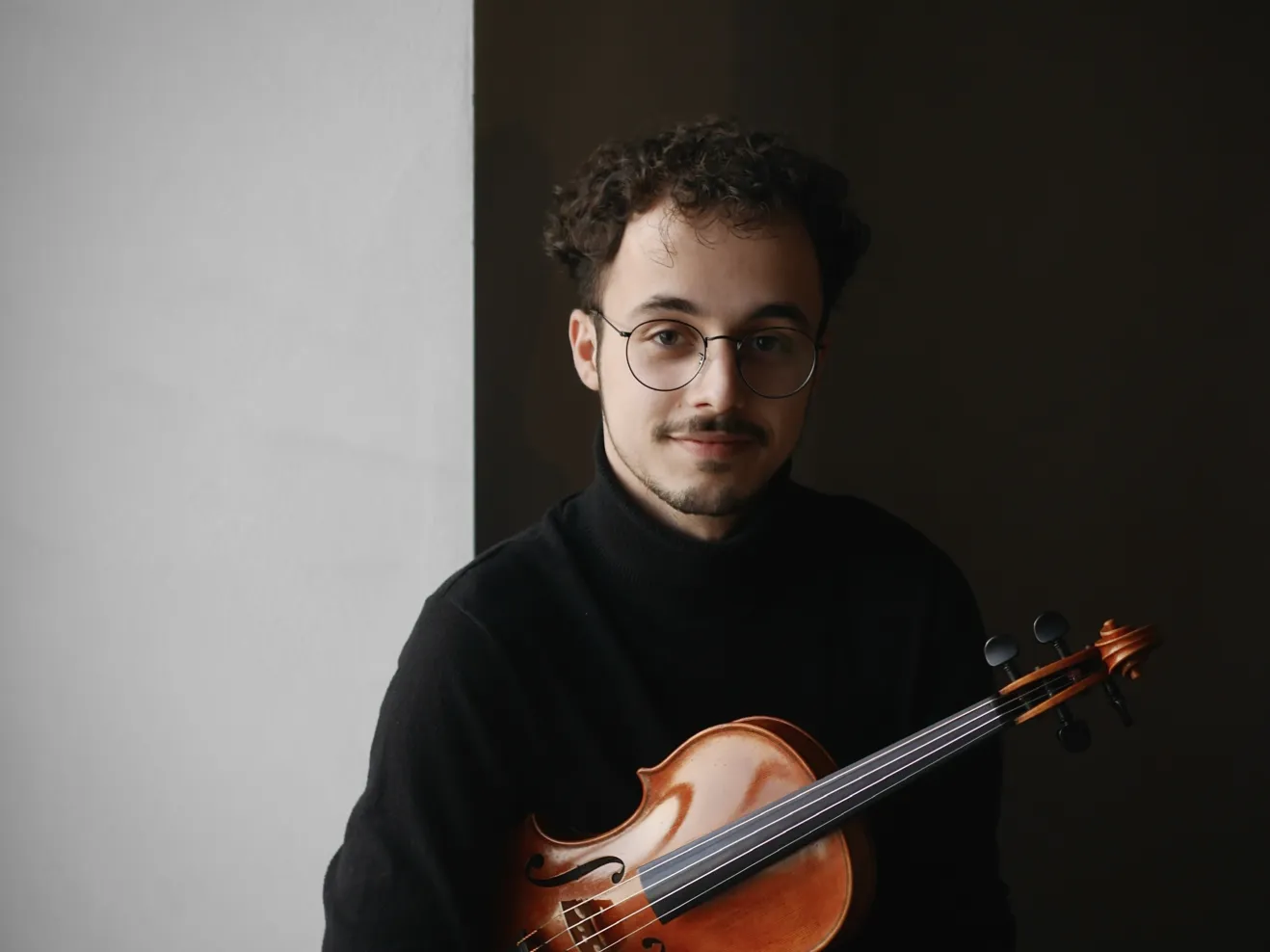 Arsham Arasteh mit Violine